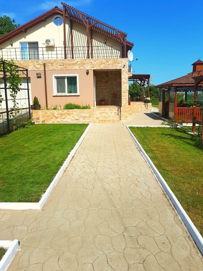 Mereni  Nobless Villa מראה חיצוני תמונה